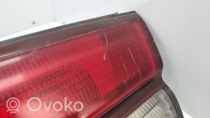 Nissan Maxima Lampy tylnej klapy bagażnika 4738B