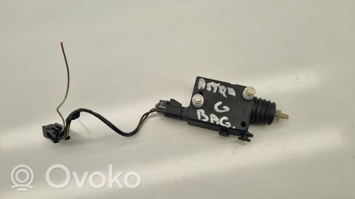 Opel Astra G Siłownik zamka tylnej klapy bagażnika 90460062