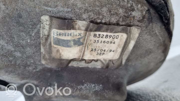 Volvo 940 Jarrutehostin B328900