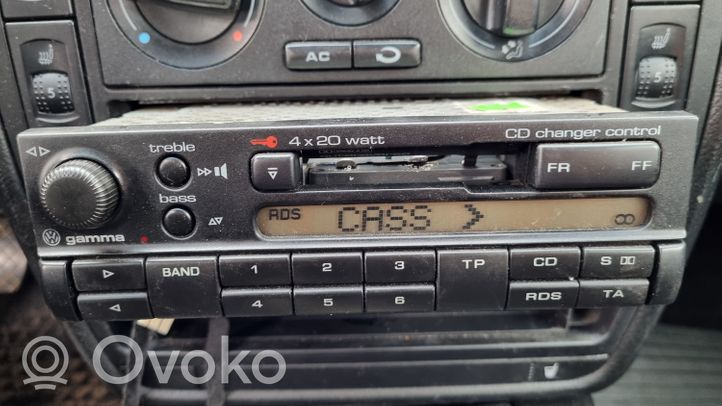 Volkswagen Golf III Radio/CD/DVD/GPS-pääyksikkö 3B0035186