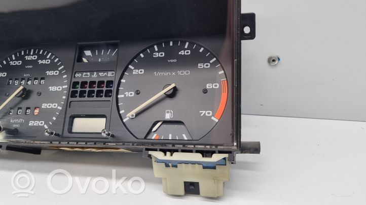 Volkswagen Jetta II Speedometer (instrument cluster) 191919033MK