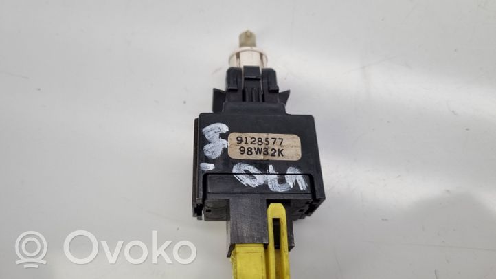 Volvo S70  V70  V70 XC Interruttore del pedale del freno 9128577