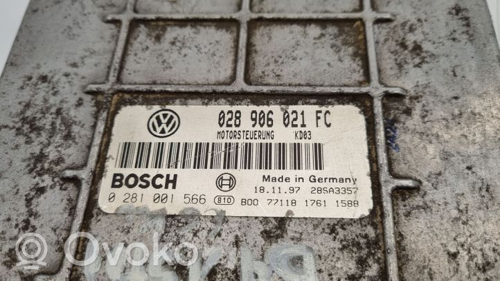Volkswagen PASSAT B4 Variklio valdymo blokas 028906021FC