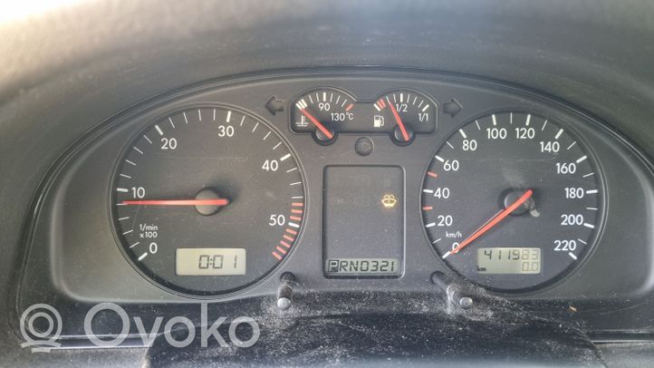 Volkswagen PASSAT B5 Speedometer (instrument cluster) 3B0919861K