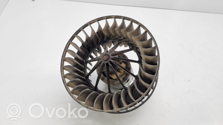 BMW 3 E36 Ventola riscaldamento/ventilatore abitacolo 0130063091