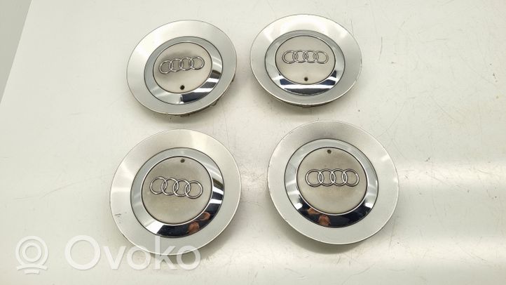 Audi A4 S4 B7 8E 8H Borchia ruota originale 4F0601165