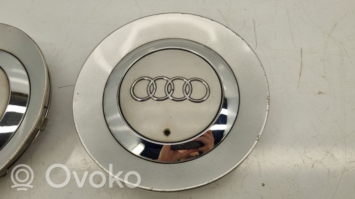 Audi A4 S4 B7 8E 8H Borchia ruota originale 4F0601165