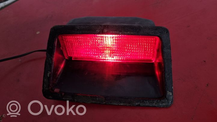 Mercedes-Benz E W124 Luz de freno adicional/tercera 7R01767