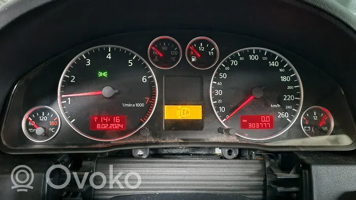 Audi A6 S6 C5 4B Speedometer (instrument cluster) 4B0920900R