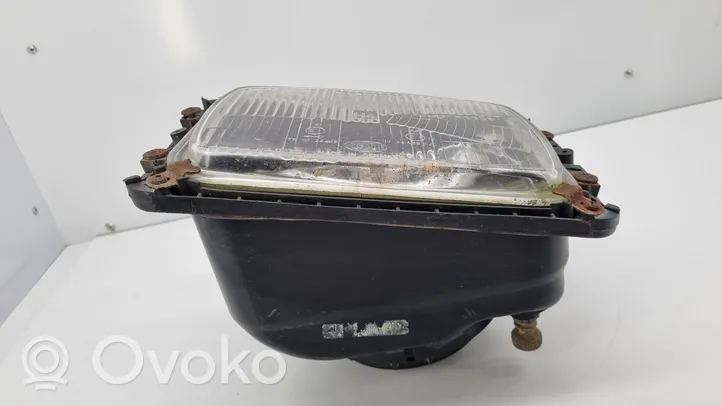 Mercedes-Benz 307 Lampa przednia 12131000