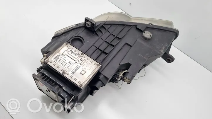 Volkswagen PASSAT B6 Lampa przednia 3C0941752