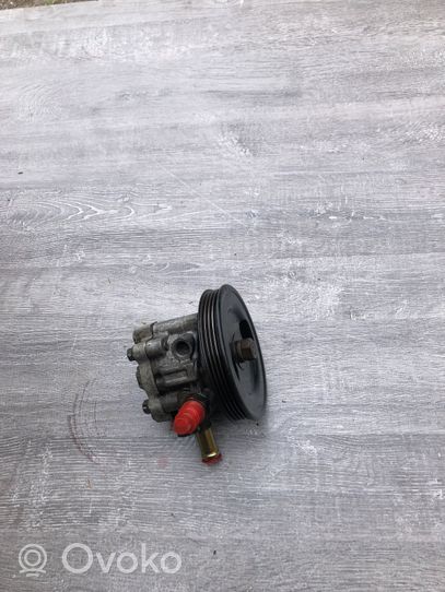 Mitsubishi L200 Power steering pump 