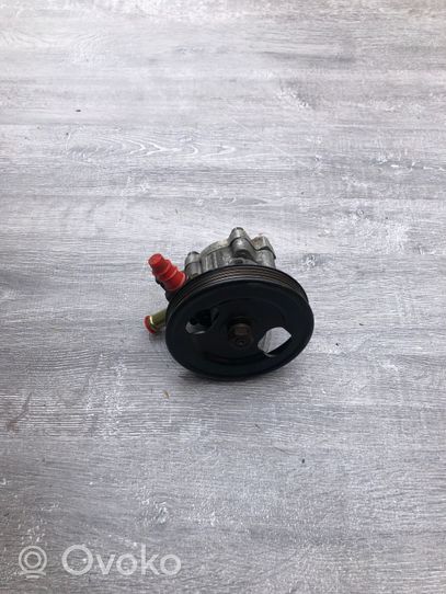 Mitsubishi L200 Power steering pump 