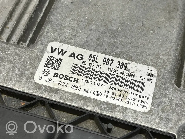 Audi A4 S4 B9 8W Moottorin ohjainlaite/moduuli 05L907309