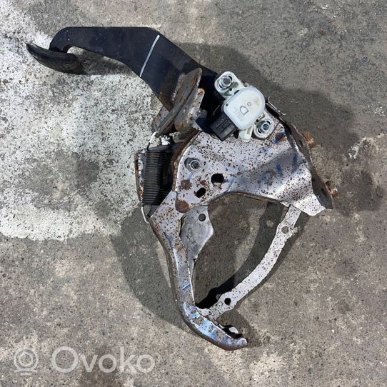 Toyota RAV 4 (XA40) Pedale del freno 8951033030