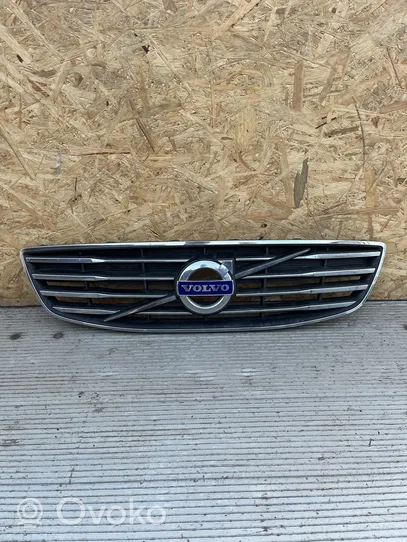 Volvo V70 Grille calandre supérieure de pare-chocs avant 31383597