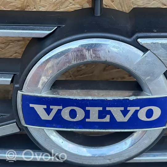 Volvo V70 Grille calandre supérieure de pare-chocs avant 31383595