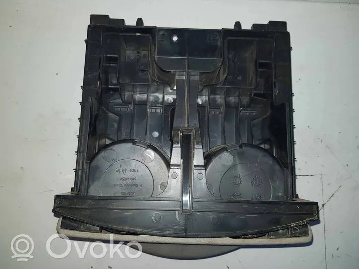 Dodge Grand Caravan Przedni uchwyt na kubek tunelu środkowego L0079636