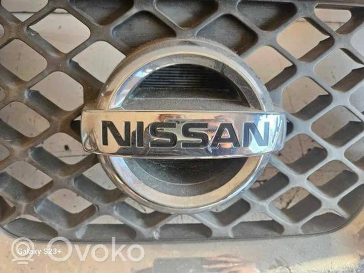 Nissan Navara D40 Grille calandre supérieure de pare-chocs avant 310EB400