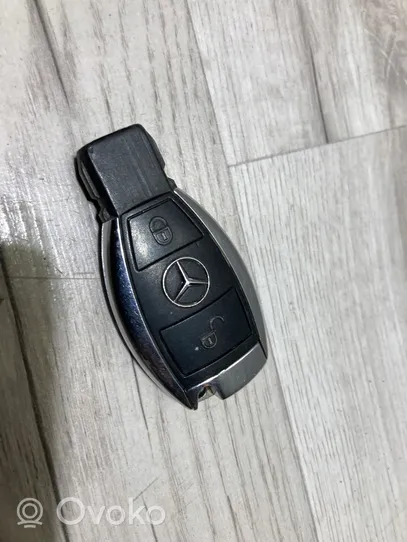 Mercedes-Benz B W246 W242 Virta-avain/kortti A24690