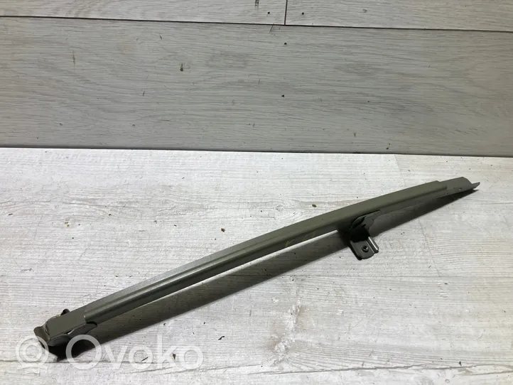 Toyota Yaris Rail de pare-brise de porte arrière 3087830rl