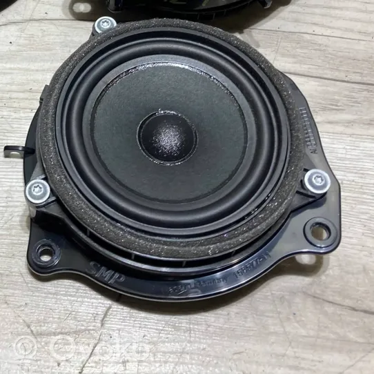 BMW X2 F39 Altavoz de alta frecuencia en la puerta delantera 8715686