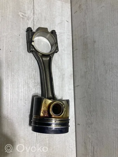 Skoda Octavia Mk3 (5E) Piston avec bielle 