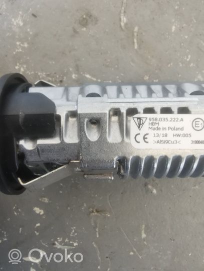 Porsche Macan USB socket connector 95B035222A