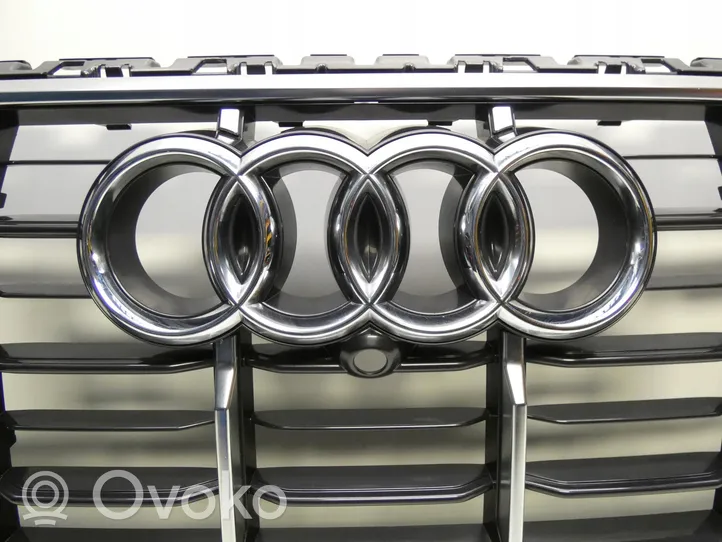 Audi Q7 4L Maskownica / Grill / Atrapa górna chłodnicy 4M0853651A