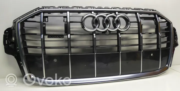 Audi Q7 4L Grille calandre supérieure de pare-chocs avant 4M0853651A