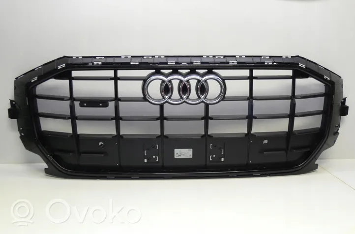 Audi Q8 Maskownica / Grill / Atrapa górna chłodnicy 4M8853651A