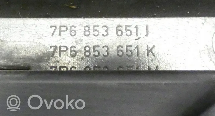 Volkswagen Touareg II Etupuskurin ylempi jäähdytinsäleikkö 7P6853651J
