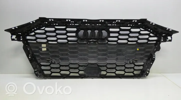 Audi A3 8Y Maskownica / Grill / Atrapa górna chłodnicy 8Y0853651A