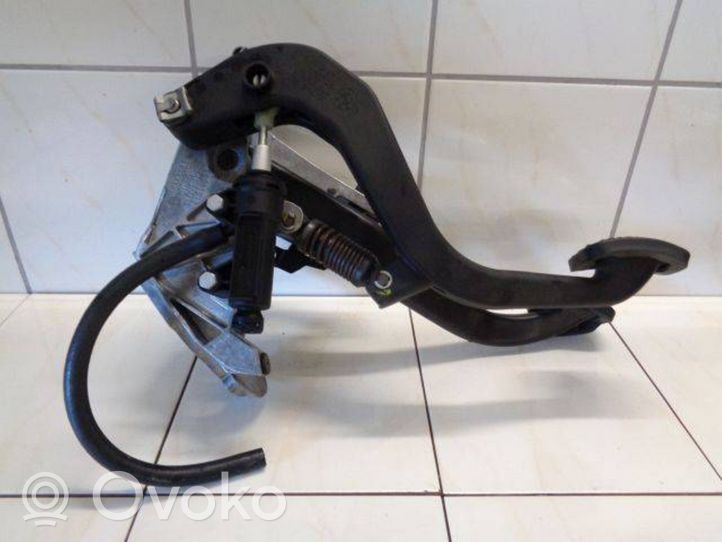 BMW 1 F20 F21 Pedale della frizione 6860643