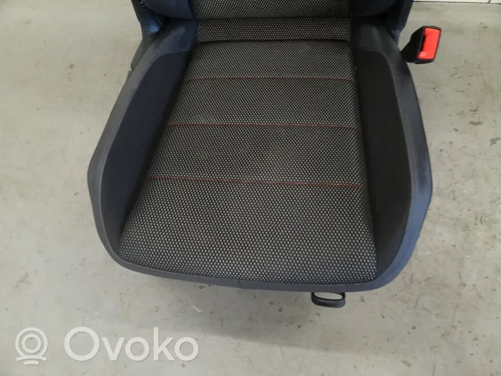 Volkswagen T-Roc Fotel przedni pasażera 