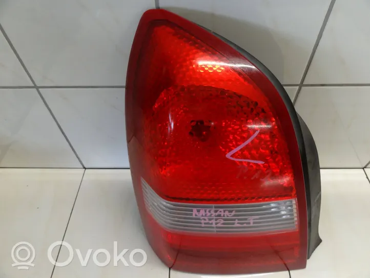 Nissan Primera Aizmugurējais lukturis virsbūvē 26555AU300