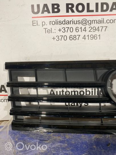 Volkswagen Touareg III Rejilla superior del radiador del parachoques delantero 760853653B
