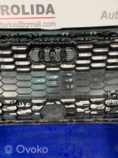 Audi A3 8Y Maskownica / Grill / Atrapa górna chłodnicy 8Y0853651B