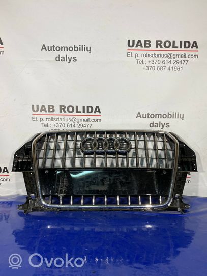 Audi Q3 8U Grille calandre supérieure de pare-chocs avant 8U0853653A