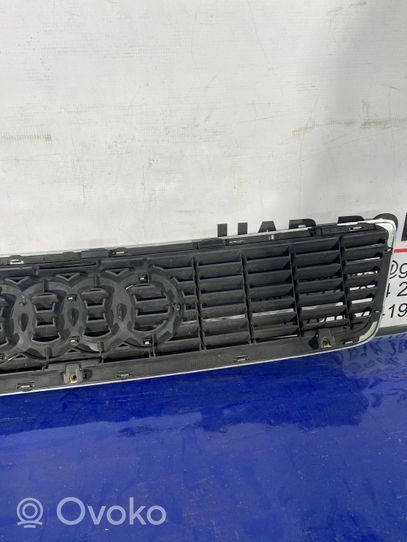 Audi A8 S8 D2 4D Grille de calandre avant 4D0853651B