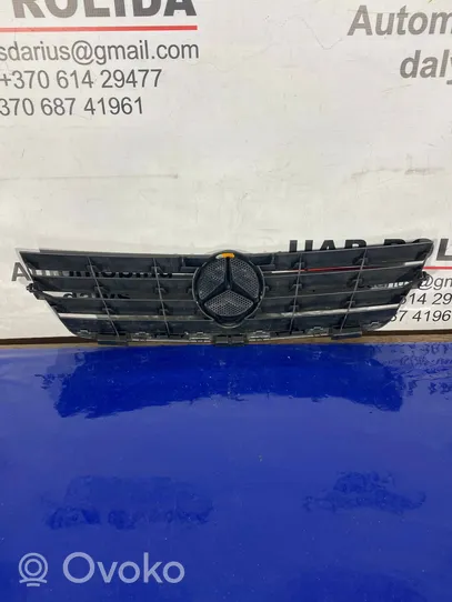 Mercedes-Benz C W203 Grille calandre supérieure de pare-chocs avant A2038801083