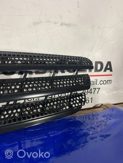 Mercedes-Benz ML W163 Grille calandre supérieure de pare-chocs avant 1638800185