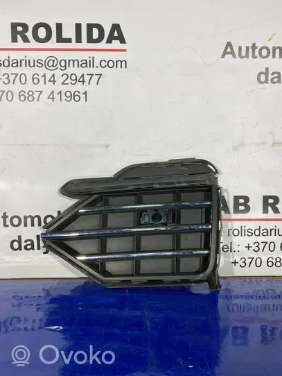 Volkswagen Touareg III Grille antibrouillard avant 760853666C