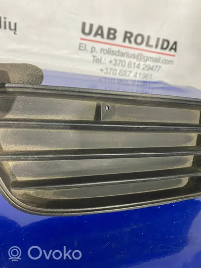 Mitsubishi Carisma Grille inférieure de pare-chocs avant XR384228RH