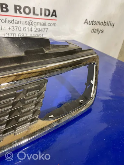 Nissan Micra Grille calandre supérieure de pare-chocs avant 62332BG00A