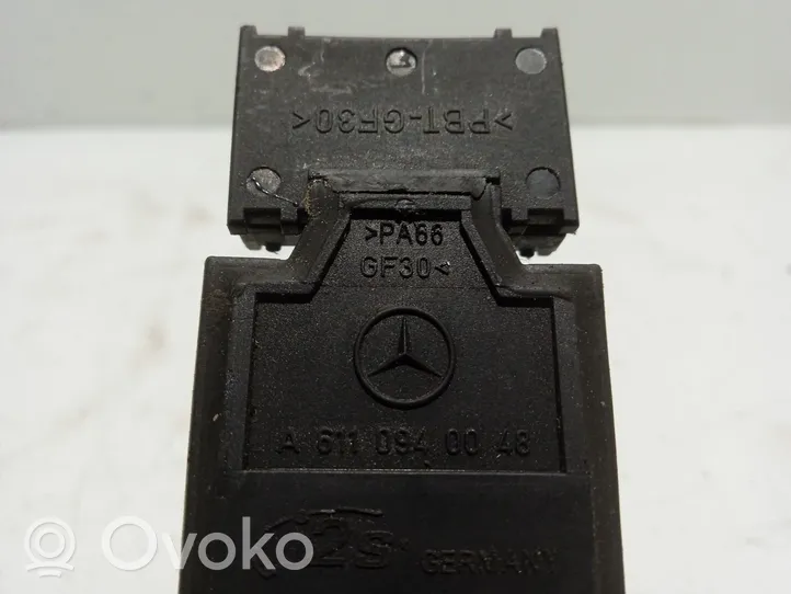 Mercedes-Benz CLK AMG A208 C208 Débitmètre d'air massique A6110940048