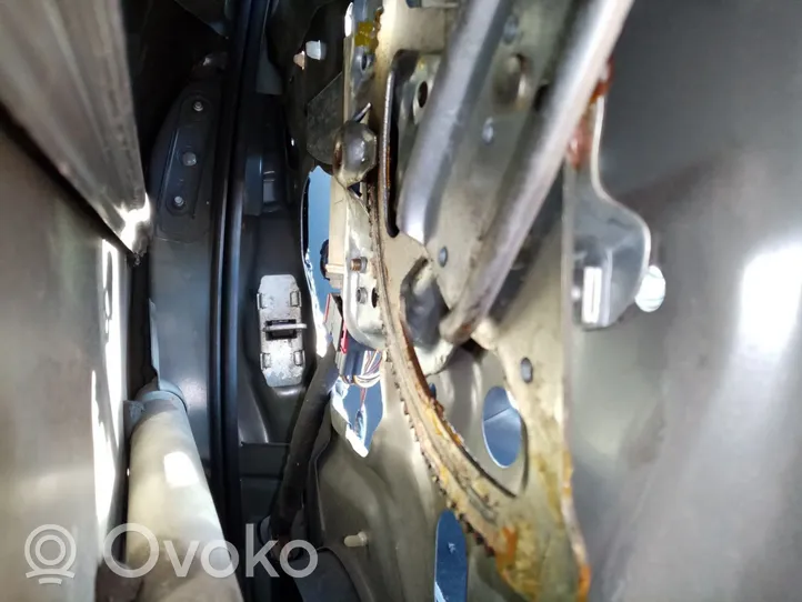 Toyota Corolla Verso E121 Manualny podnośnik szyby drzwi przednich 6982002130