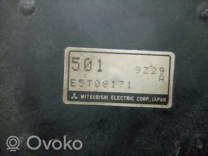 Mitsubishi Galant Débitmètre d'air massique e5t08171