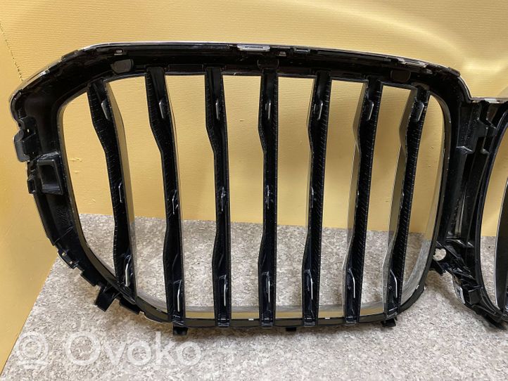 BMW X5 G05 Front bumper upper radiator grill 20240006541