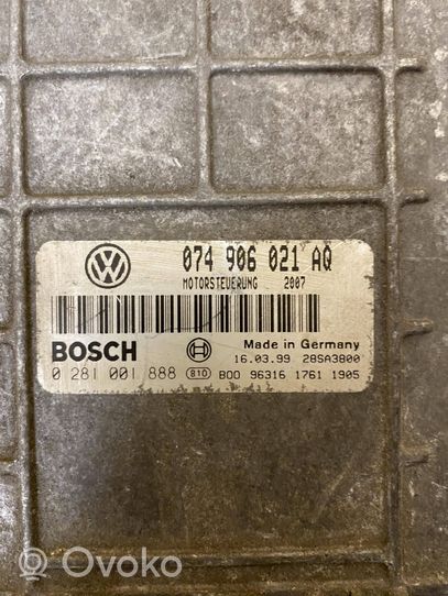 Volkswagen II LT Variklio valdymo blokas 074906021AQ